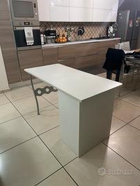 Scrivania in legno