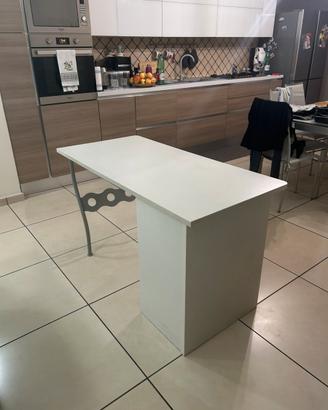 Scrivania in legno