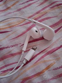 Cuffie auricolari con filo e microfono