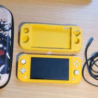 Nintendo switch lite gialla usata.