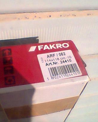Tenda oscurante per lucernario FAKRO rotta