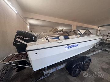 Barca motore e carrello