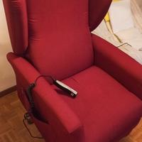 Poltrona reclinabile alzapersona con telecomando