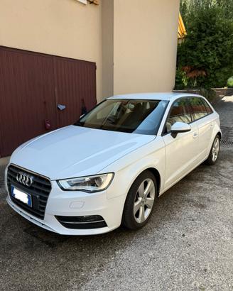 Audi A3 1.6 TDI Ambition - Fari Xeno- Neopatentati