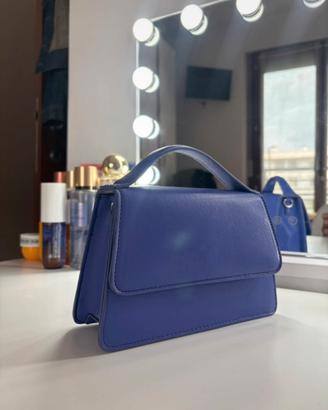 borsetta viola con tracolla