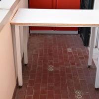 TAVOLINO BIANCO PER LAVORI BRICOLOGE CANTINA GARAG