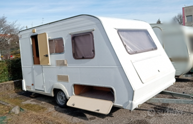 Caravan 4 posti letto