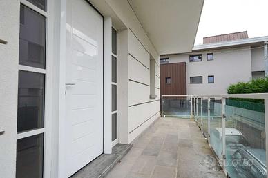 BILOCALE CON BOX E GIARDINO