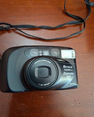 Macchina fotografica Yashica Brava Zoomate 105