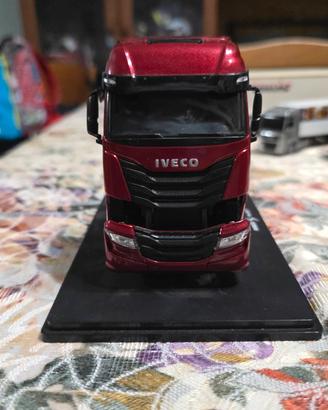 Iveco S-Way modellino
