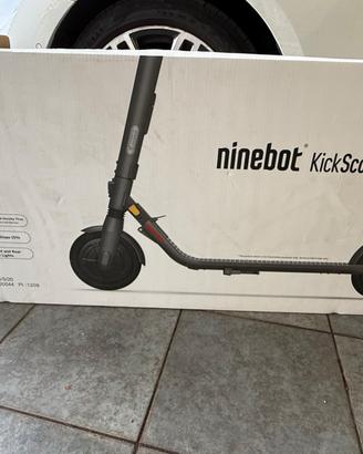 Ninebot Kickscooter monopattino elettrico