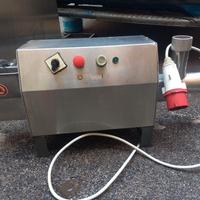 tritacarne e grattugia formaggio usato