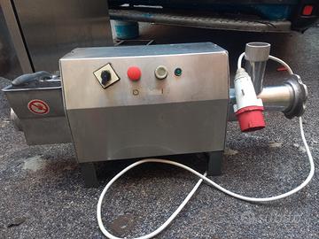 tritacarne e grattugia formaggio usato