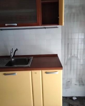 Cucina componibile con angolo