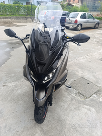Kymco ak 550