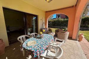 Villetta con giardino al centro