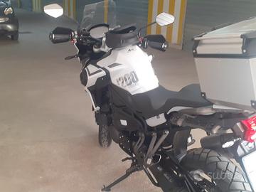 moto triumph tiger alpine edition del2021 con 3440
