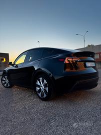 Tesla Model Y subentro leasing o Riscatto