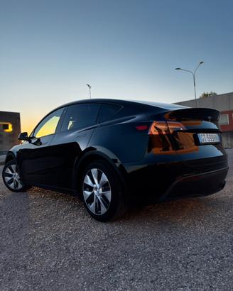 Tesla Model Y subentro leasing o Riscatto
