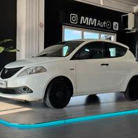 Lancia Ypsilon 1.0 Hybrid 70cv Ecochic Silver