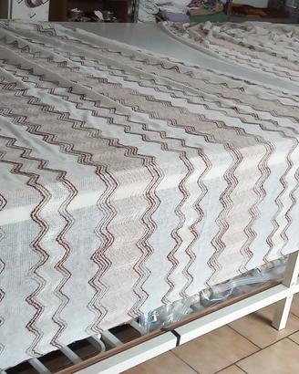 coppia di tende ricamate in cotone disegnato