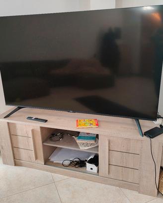 televisore e mobile