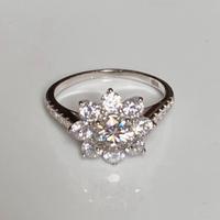 Anello Fiore in argento con Moissanite 1 CT