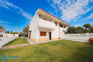 Rifinita Villa a due passi dal mare in Viale Ionio