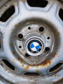 Cerchioni e gomme pneumatici BMW 1502 anni 70'