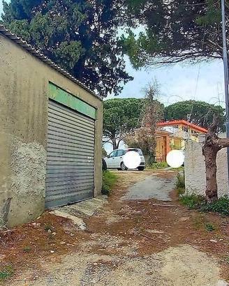 Locanda, terreno con ruderi e deposito