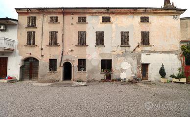 CASA DI CORTE A ROVERBELLA