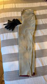Pantaloni e guanti da equitaziine