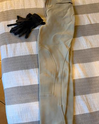 Pantaloni e guanti da equitaziine