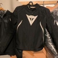 Giacca dainesa usata poco