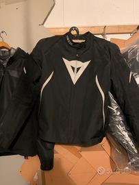 Giacca dainesa usata poco
