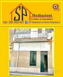 Singola cortile terrazzo low-cost