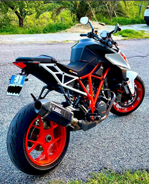 Ktm 1290 super duke r