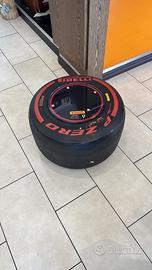 Gomma Formula 1 Pirelli PZERO  tavolino da caffè
