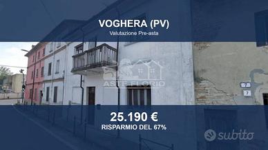 Immobile in asta di 176 m² con box auto a Voghera