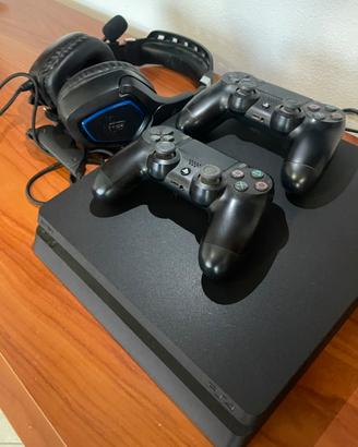 Playstation 4 + 2 joystick + cuffie da gaming