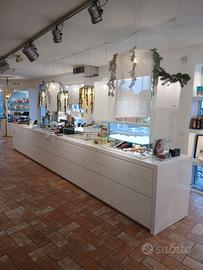 Mobile, espositore, cassa