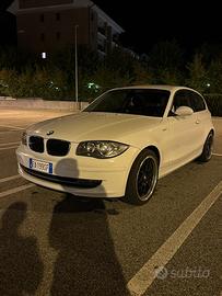 BMW serie 1 - bianca