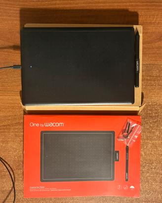 One by Wacom formato M