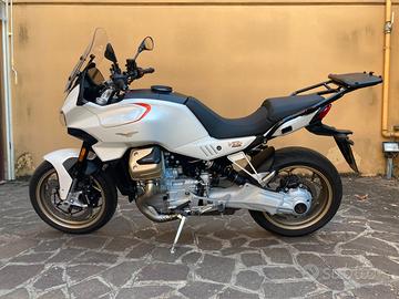 Moto Guzzi V100 Mandello Sport Touring