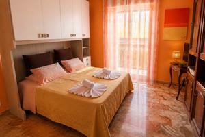 Dal 15/08 4 posti, a/c a 5 min al mare a piedi