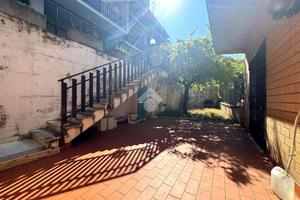 2 LOCALI A MONTEROTONDO