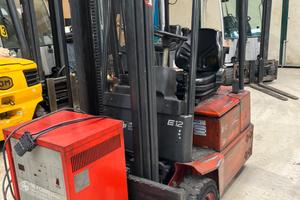 Carrello elevatore muletto linde