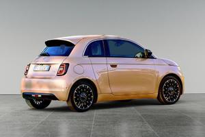 FIAT 500 Electric tua a soli 250€ al mese!