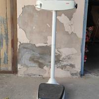 Bilancia pesapersone con stadiometro