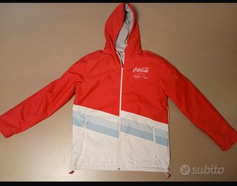Giubbotto coca cola Olimpiadi Milano Cortina 2026